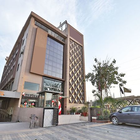 Oyo 13253 The Grand Vinayak Hotel Ahmedabad Exterior photo