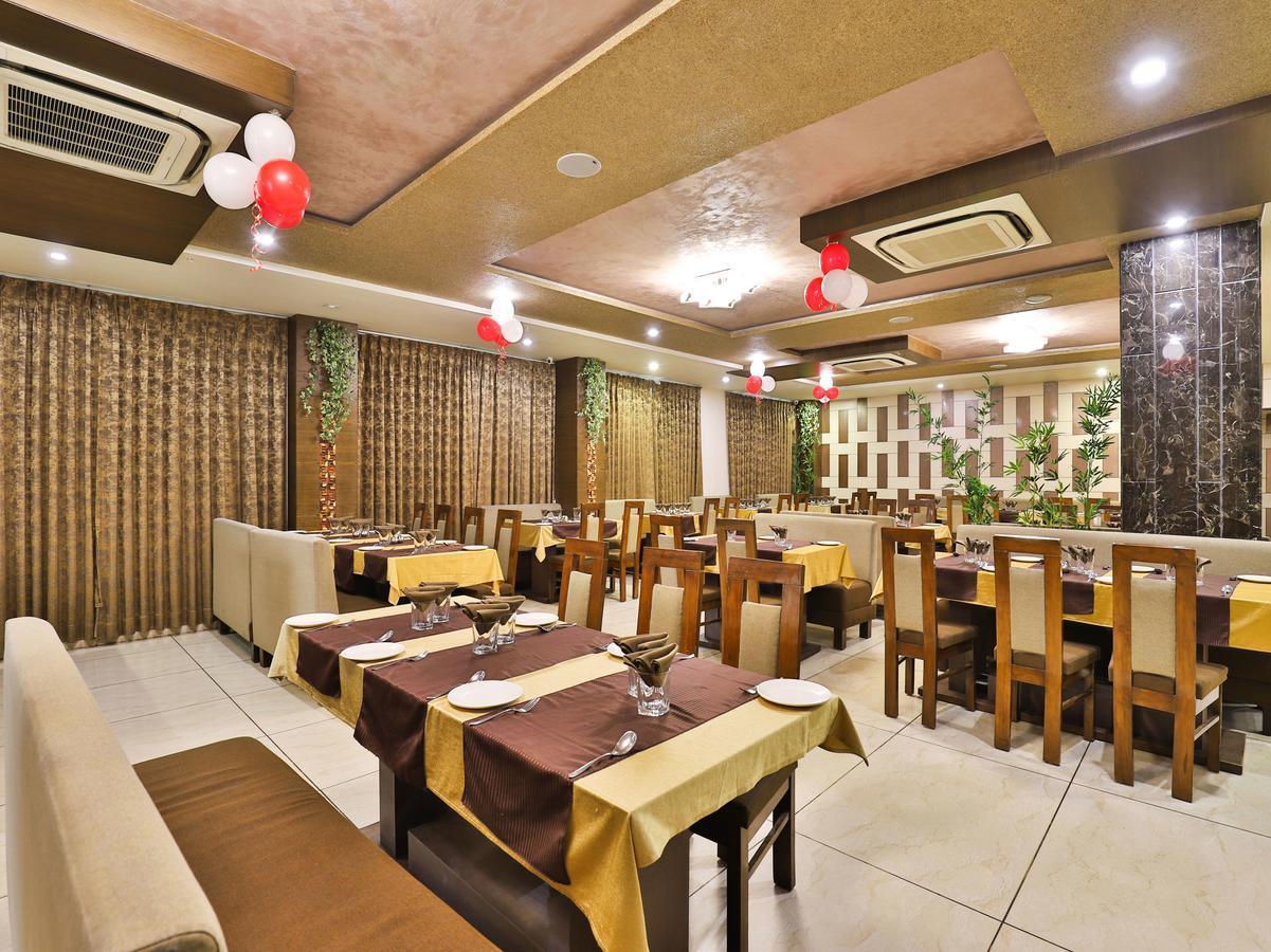 Oyo 13253 The Grand Vinayak Hotel Ahmedabad Exterior photo