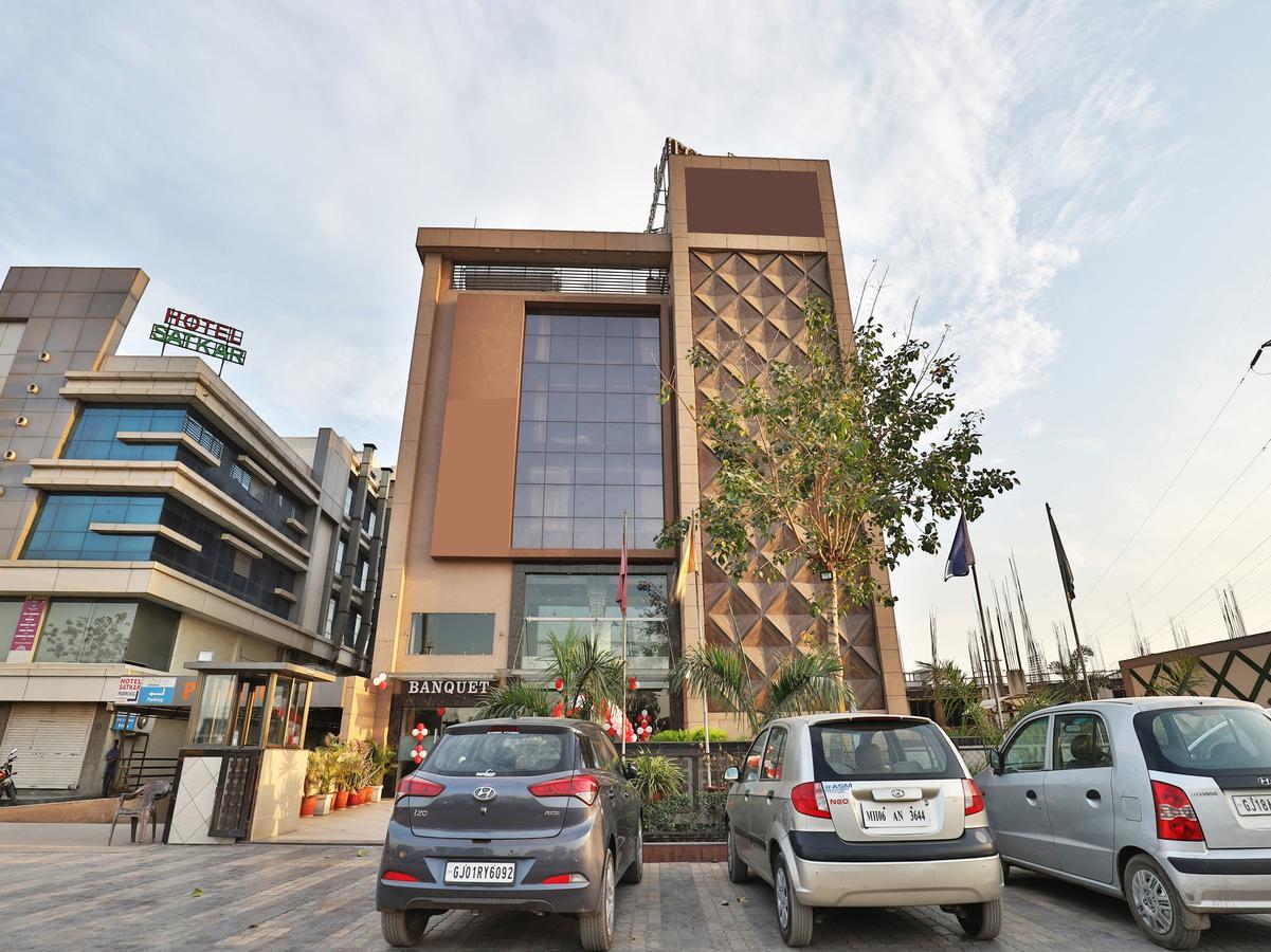Oyo 13253 The Grand Vinayak Hotel Ahmedabad Exterior photo