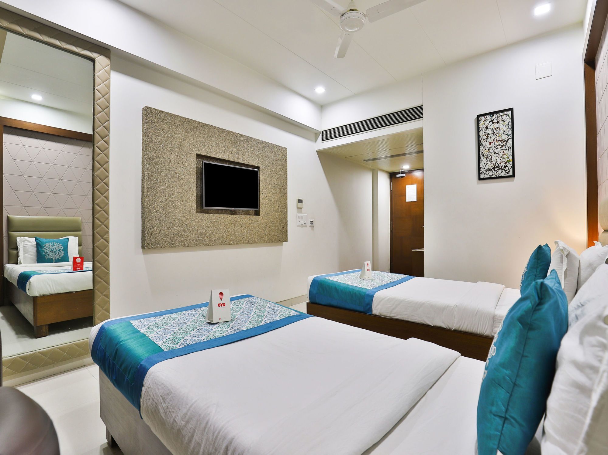 Oyo 13253 The Grand Vinayak Hotel Ahmedabad Exterior photo