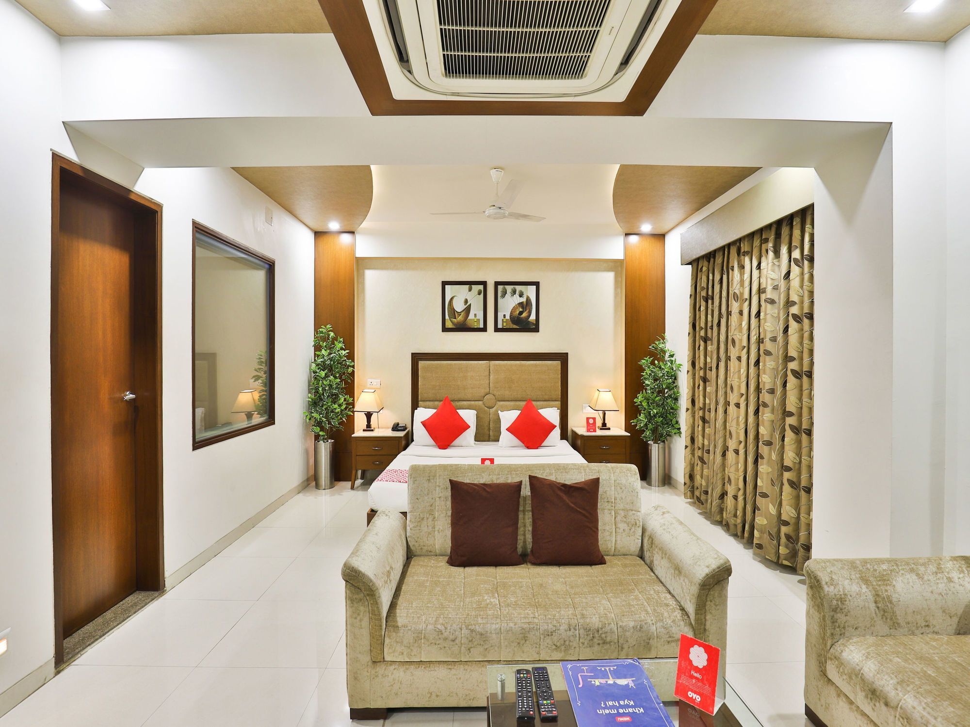 Oyo 13253 The Grand Vinayak Hotel Ahmedabad Exterior photo