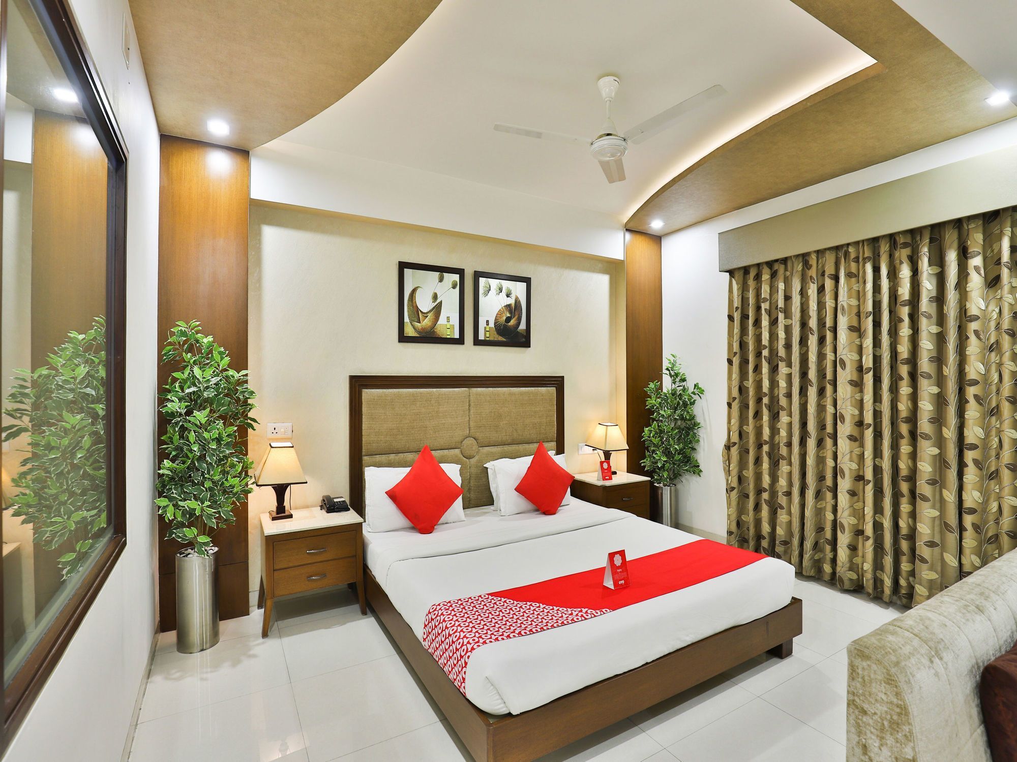Oyo 13253 The Grand Vinayak Hotel Ahmedabad Exterior photo