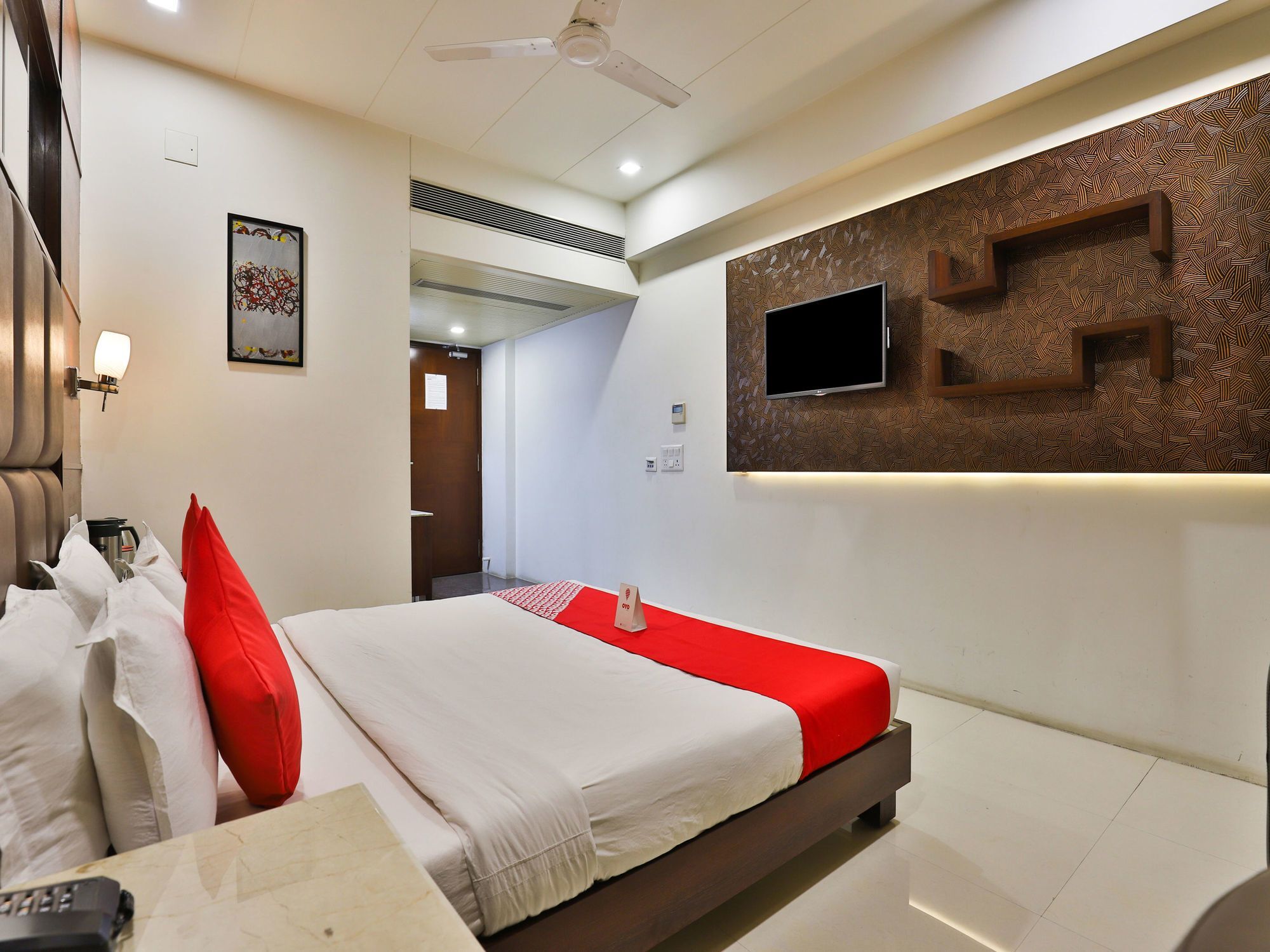 Oyo 13253 The Grand Vinayak Hotel Ahmedabad Exterior photo