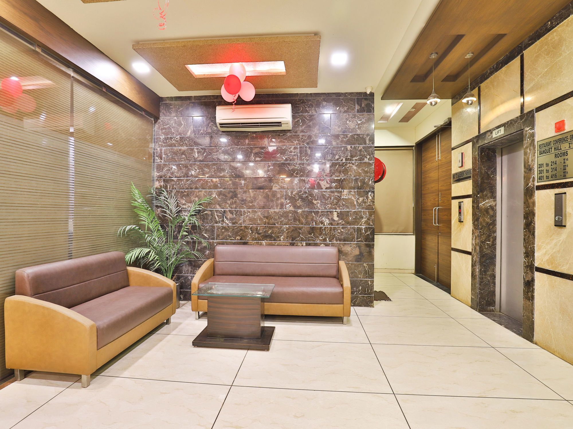 Oyo 13253 The Grand Vinayak Hotel Ahmedabad Exterior photo